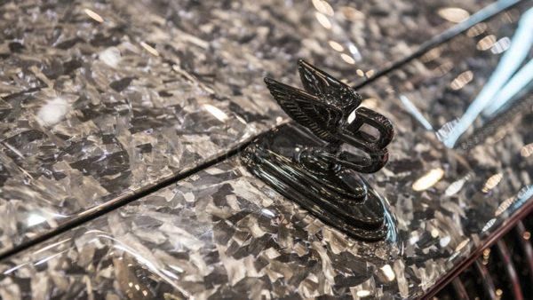 MANSORY Bleurion Edition Flying-B-sculpture for Bentley Bentayga